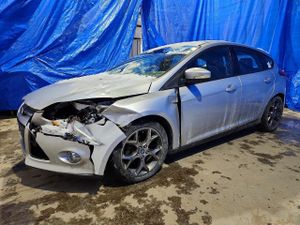 Ford Focus SE 2.0L 4 2014