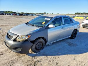 Toyota Corolla BASE 1.8L 4 2010