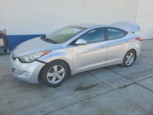 Hyundai Elantra GLS 1.8L 4 2013