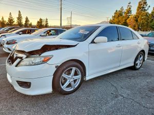 Toyota Camry BASE 2.5L 4 2011