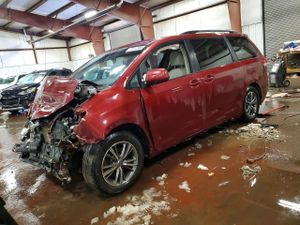 Toyota Sienna LE 3.5L 6 2012