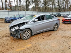 Hyundai Elantra SE 1.8L 4 2015