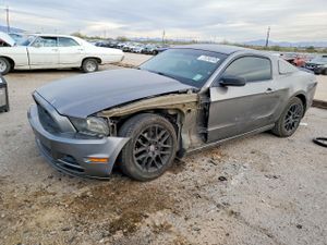 Ford Mustang 3.7L 6 2014