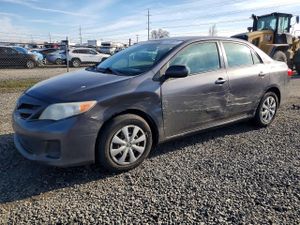 Toyota Corolla BASE 1.8L 4 2011