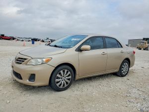 Toyota Corolla BASE 1.8L 4 2013