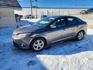 Ford Focus SE 2.0L 4 2013