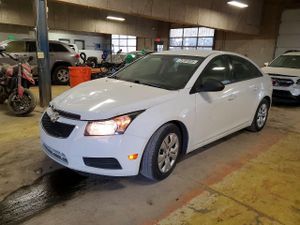 Chevrolet Cruze LS 1.8L 4 2013