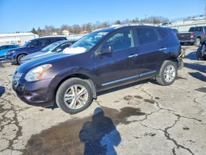 Nissan Rogue S 2.5L 4 2013