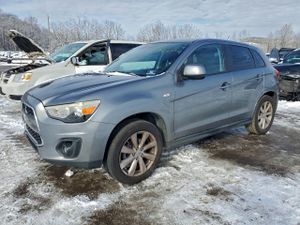 Mitsubishi Outlander ES 2.0L 4 2014