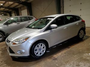 Ford Focus SE 2.0L 4 2012