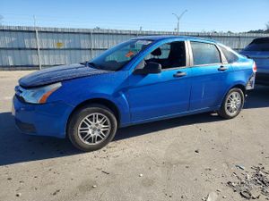 Ford Focus SE 2.0L 4 2011