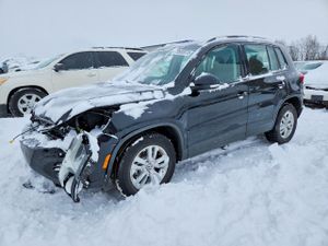 Volkswagen Tiguan S 2.0L 4 2015