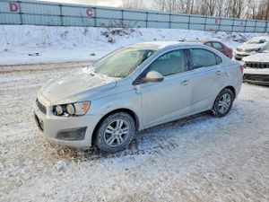 Chevrolet Aveo (Sonic) LT 1.8L 4 2015