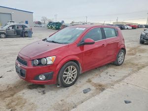 Chevrolet Aveo (Sonic) LT 1.8L 4 2015