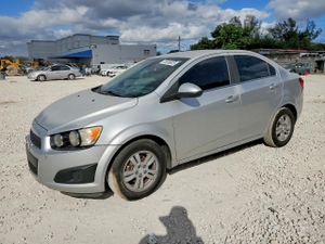 Chevrolet Aveo (Sonic) LT 1.8L 4 2014