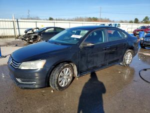 Volkswagen Passat S 2.5L 5 2012