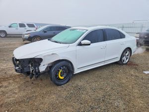 Volkswagen Passat SE 1.8L 4 2015