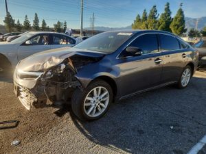Toyota Avalon BASE 3.5L 6 2013