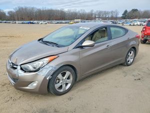 Hyundai Elantra GLS 1.8L 4 2013