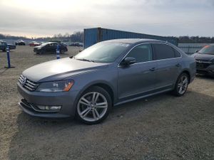Volkswagen Passat SEL 2 L 4 2015
