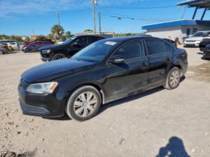 Volkswagen Jetta SE 1.8L 4 2014