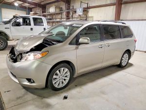 Toyota Sienna XLE 3.5L 6 2015