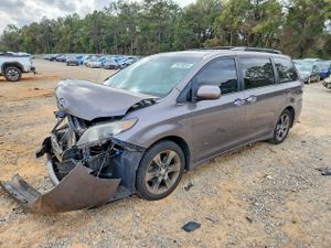 Toyota Sienna SPORT 3.5L 6 2014
