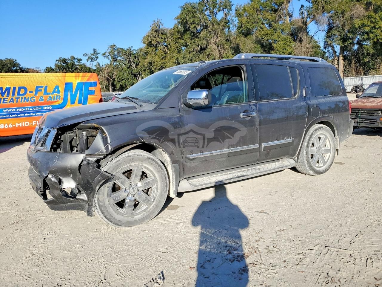 Nissan Armada SV 5.6L 8 2012