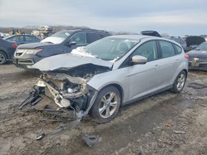Ford Focus SE 2.0L 4 2012