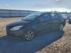 Ford Focus SE 2.0L 4 2013