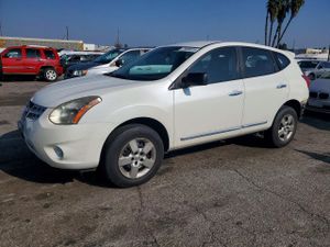 Nissan Rogue S 2.5L 4 2013