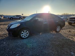Nissan Versa S 1.6L 4 2013