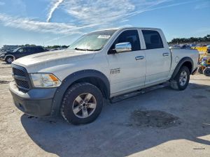 RAM 1500 ST 5.7L 8 2015