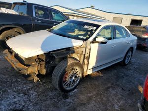 Volkswagen Passat SEL 2.0L 4 2013