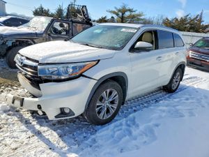 Toyota Highlander XLE 3.5L 6 2015