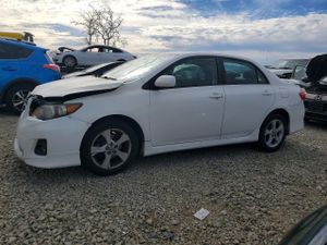 Toyota Corolla BASE 1.8L 4 2013