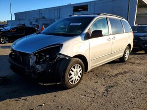 Toyota Sienna CE 3.3L 6 2005