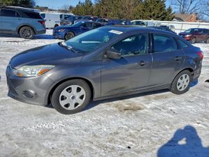 Ford Focus S 2.0L 4 2013