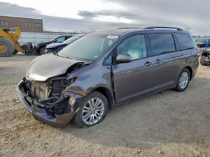 Toyota Sienna XLE 3.5L 6 2011