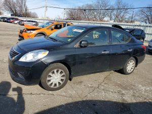 Nissan Versa S 1.6L 4 2014