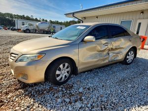 Toyota Camry BASE 2.5L 4 2010