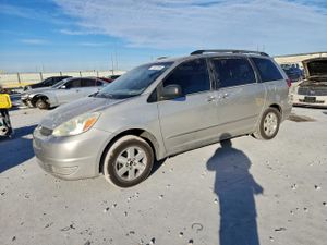 Toyota Sienna CE 3.3L 6 2004