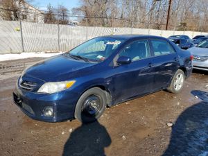 Toyota Corolla BASE 1.8L 4 2013