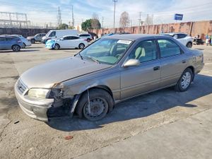 Toyota Camry CE 2.2L 4 2001
