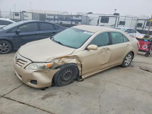 Toyota Camry BASE 2.5L 4 2011