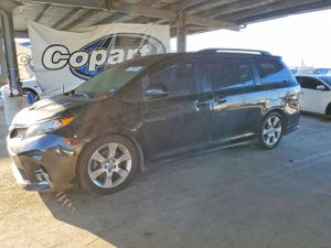 Toyota Sienna SPORT 3.5L 6 2013