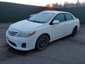Toyota Corolla BASE 1.8L 4 2013