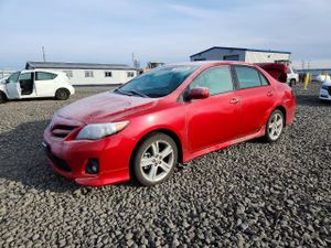 Toyota Corolla BASE 1.8L 4 2013