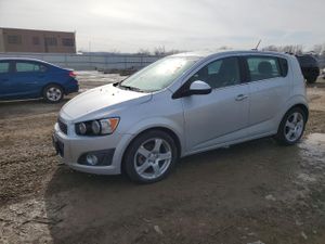 Chevrolet Aveo (Sonic) LTZ 1.4L 4 2015