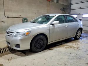 Toyota Camry BASE 2.5L 4 2011